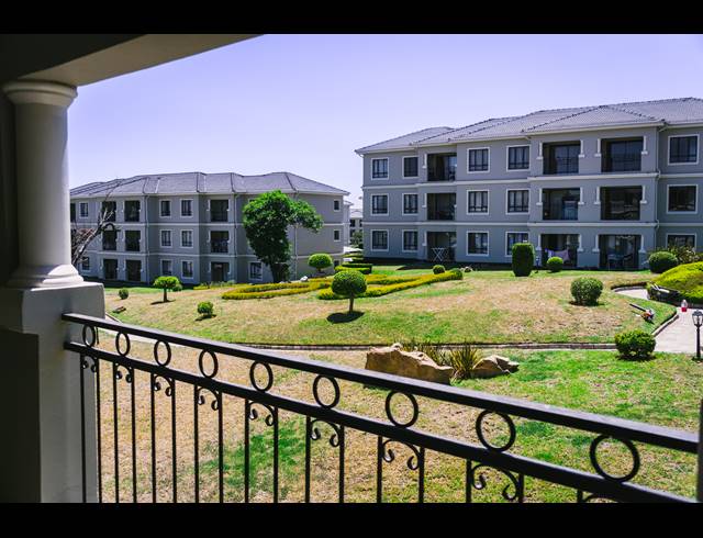 2 BEDROOM APARTMENT FOR SALE IN FOURWAYS